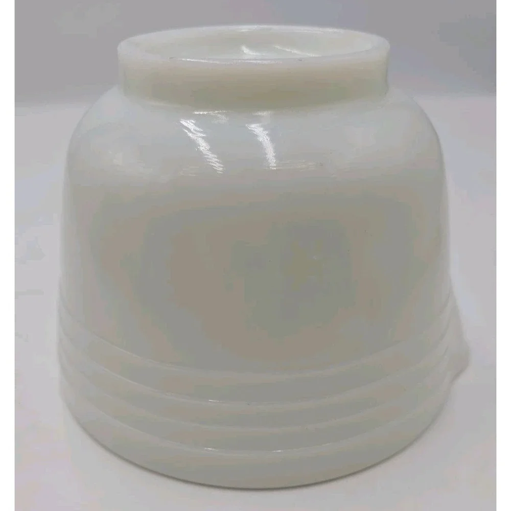 Hamilton Beach Pyrex 4 cup White Milk Glass 6